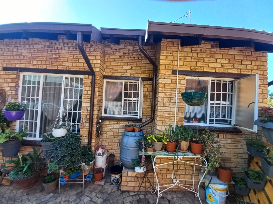 3 Bedroom Property for Sale in Safari Gardens North West